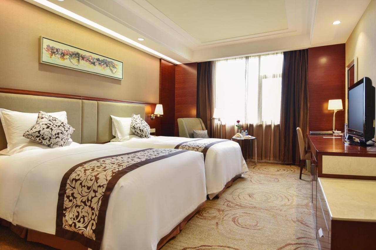 Guangxi Wharton International Hotel Nanning Exterior foto